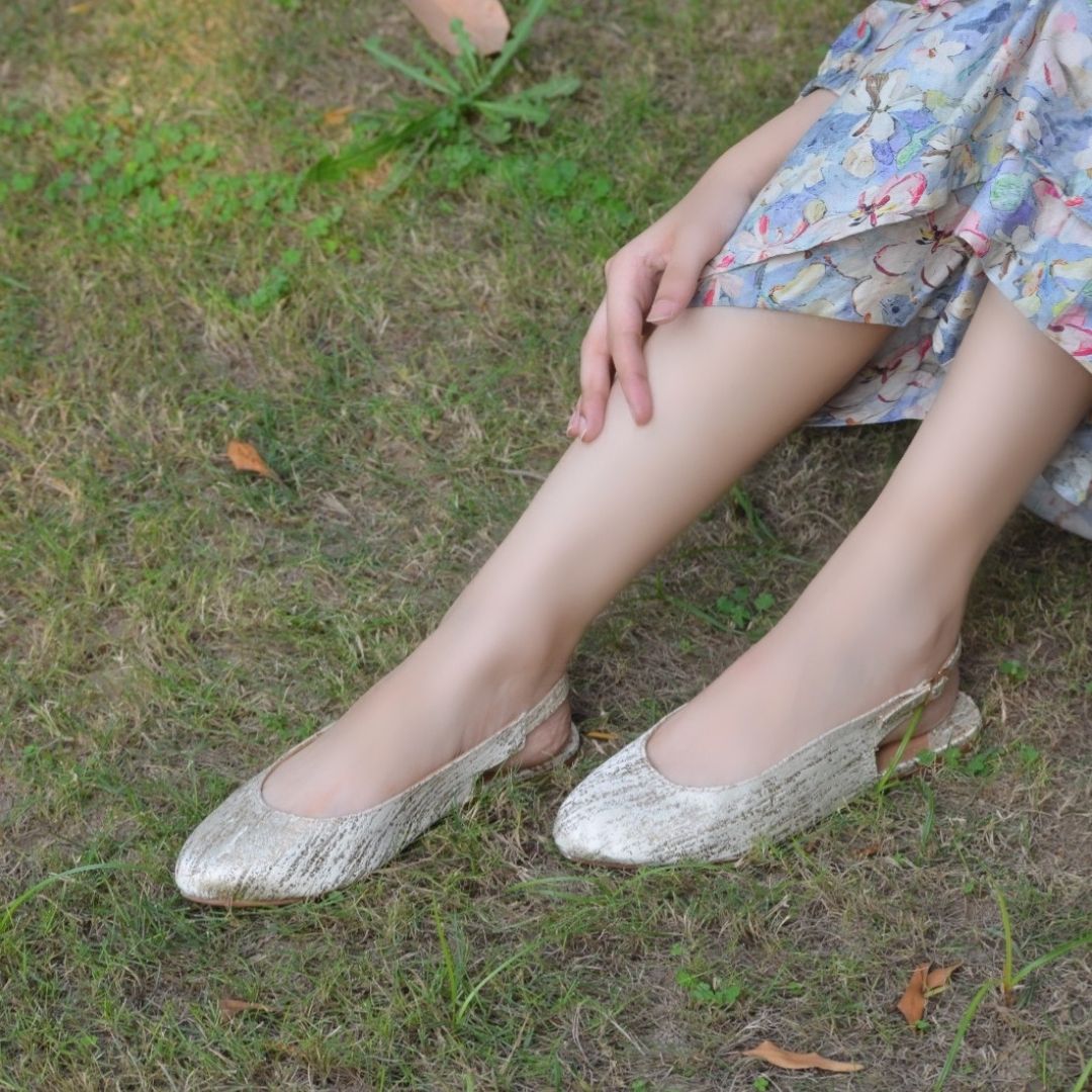 Aura Pump Sandals - Beige