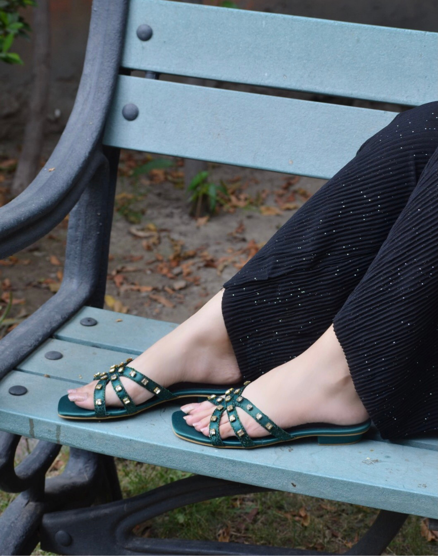 Tiara Slides - Green