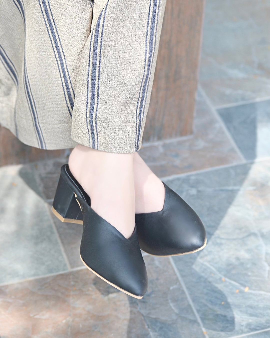 Pointy Toe Block Heels - Black