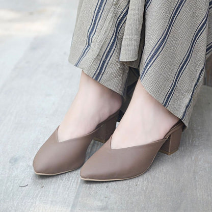 Pointy Toe Block Heels - Brown