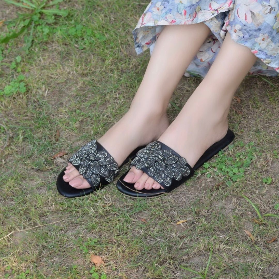 Spark Slides - Black