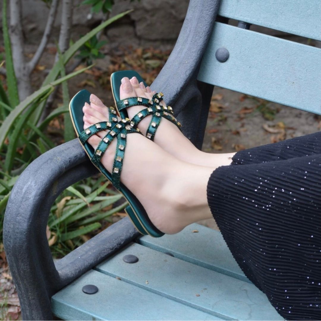 Tiara Slides - Green