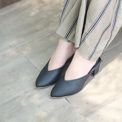 Pointy Toe Block Heels - Black
