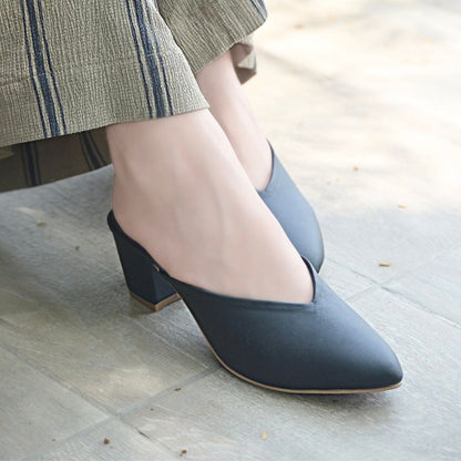 Pointy Toe Block Heels - Black