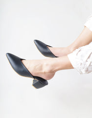 Pointy Toe Block Heels - Black