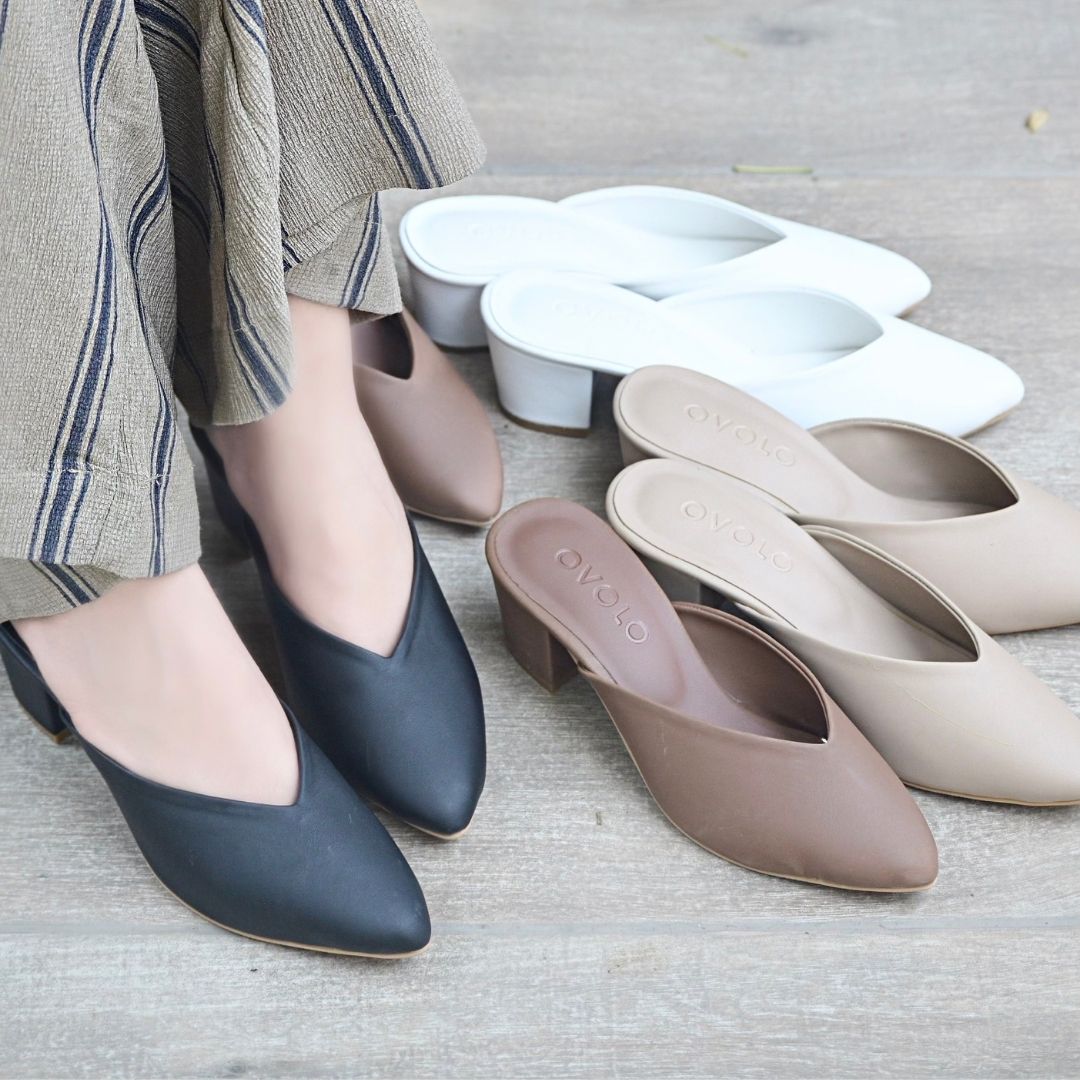 Pointy Toe Block Heels - Black