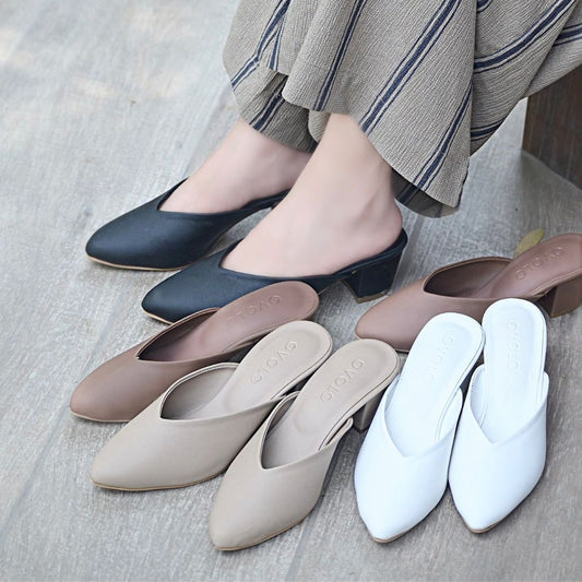 Pointy Toe Block Heels - Black