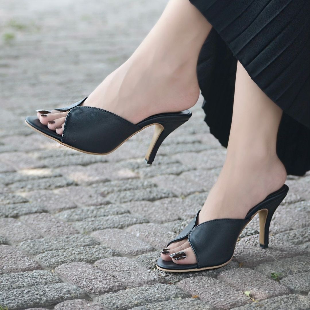 Darlay Heels - Black