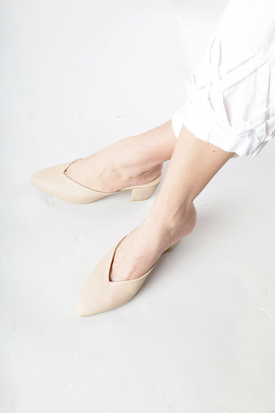 Pointy Toe Block Heels - Beige