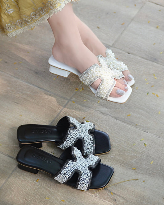 Lucia Slides - White