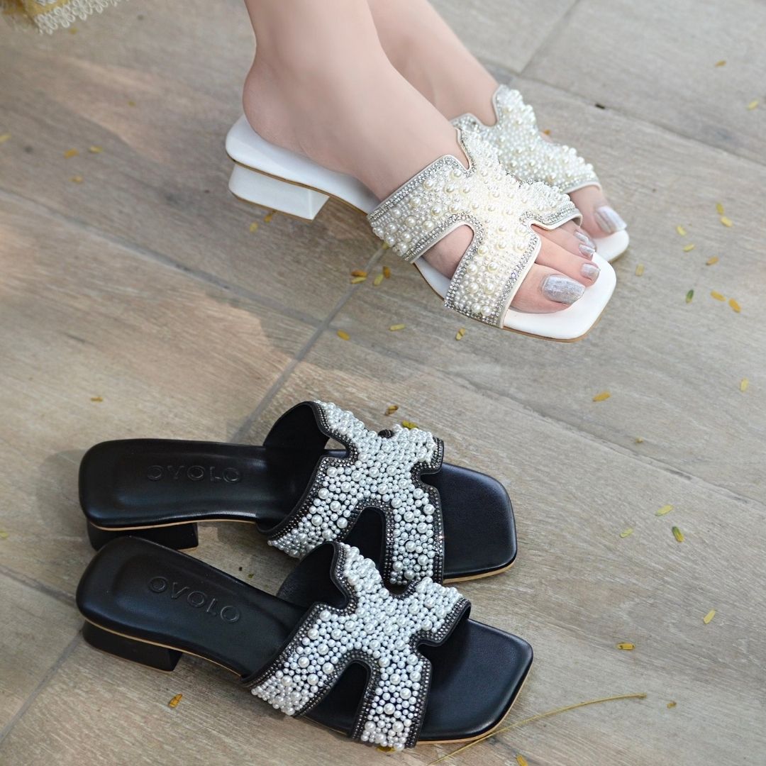 Lucia Slides - White