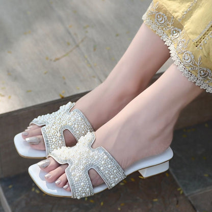 Lucia Slides - White