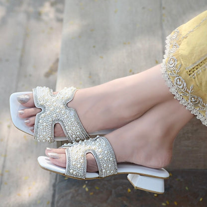 Lucia Slides - White