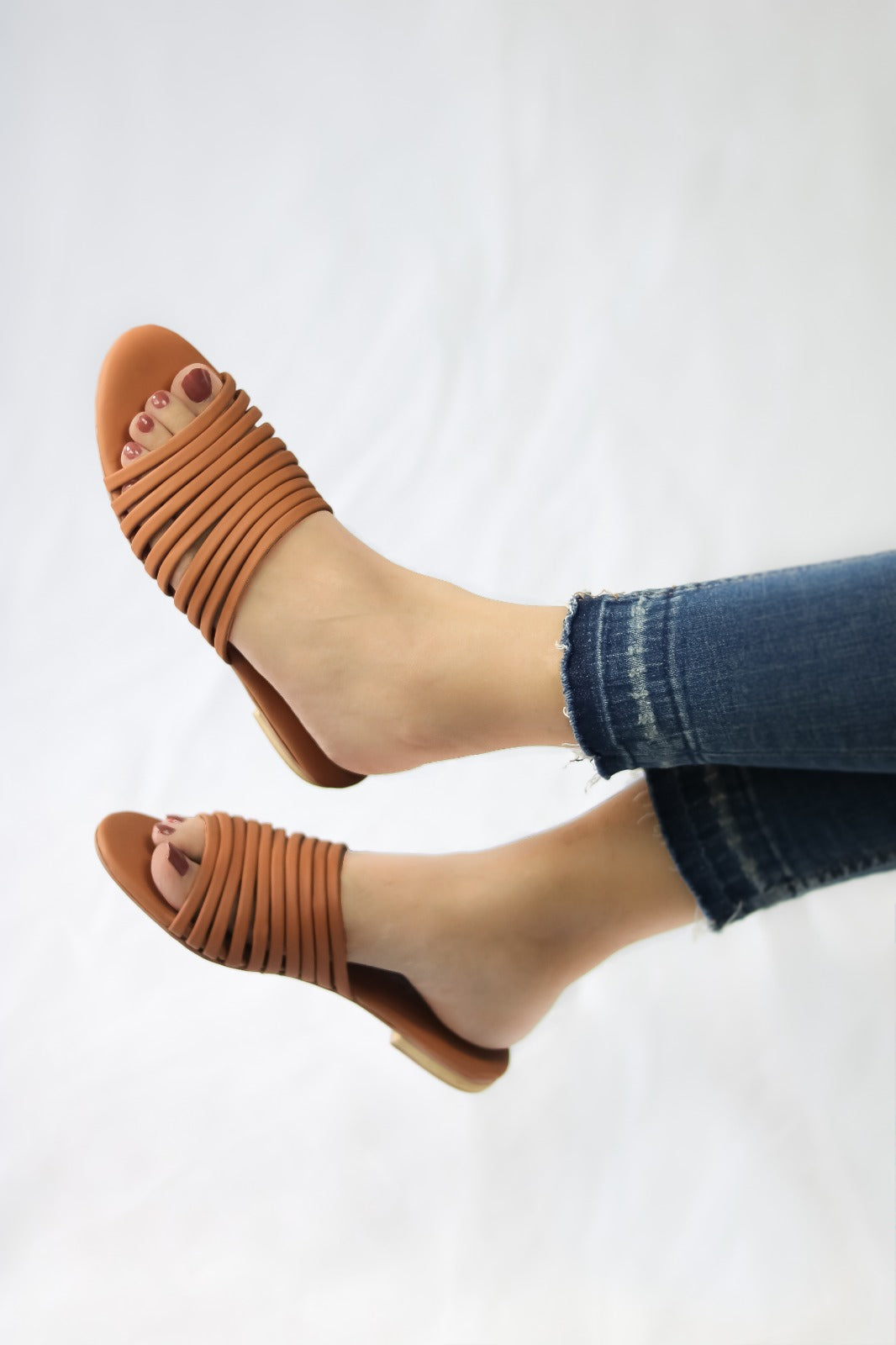 Nora Slides - Brown