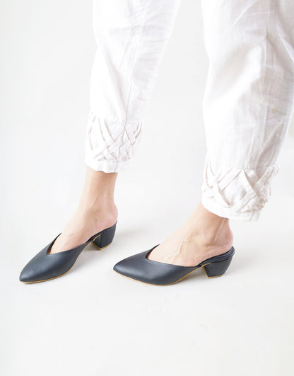 Pointy Toe Block Heels - Black