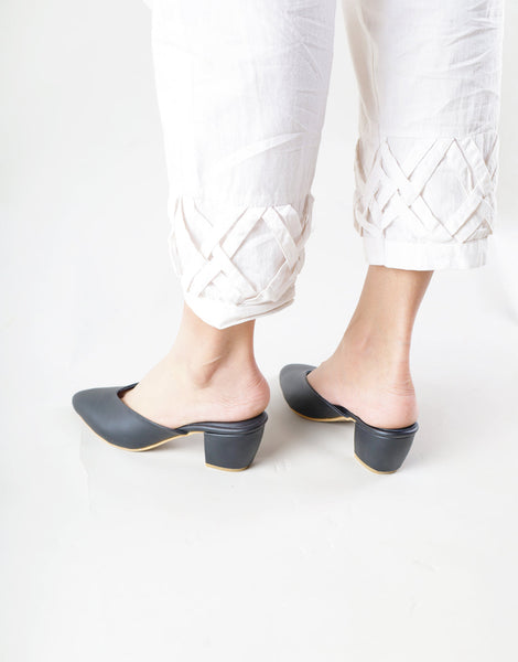 Pointy Toe Block Heels - Black