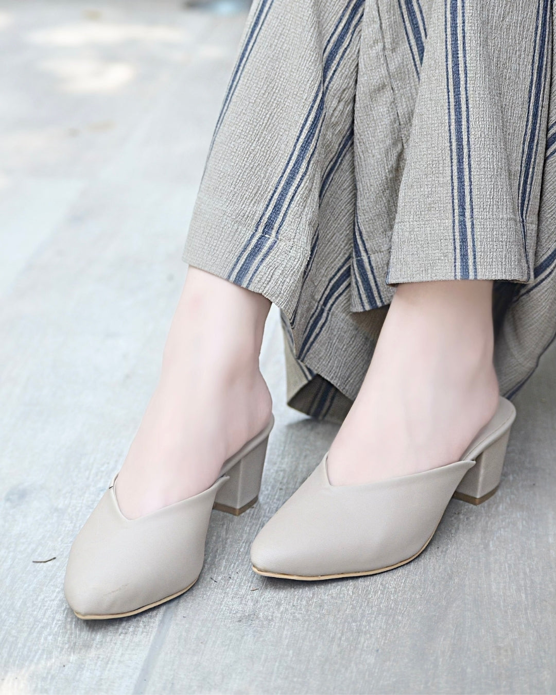 Pointy Toe Block Heels - Beige