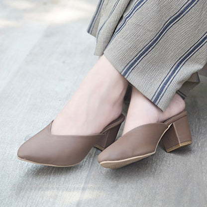 Pointy Toe Block Heels - Brown