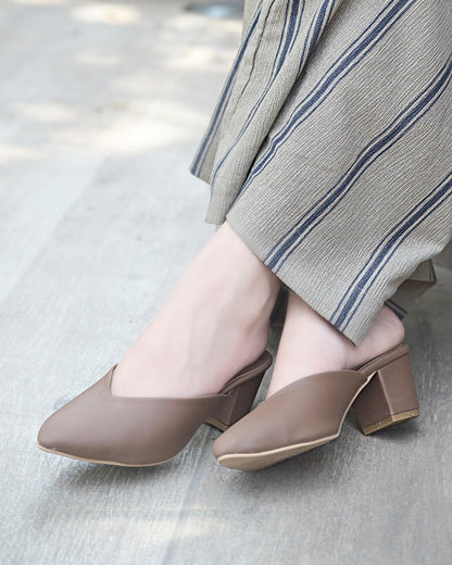 Pointy Toe Block Heels - Brown