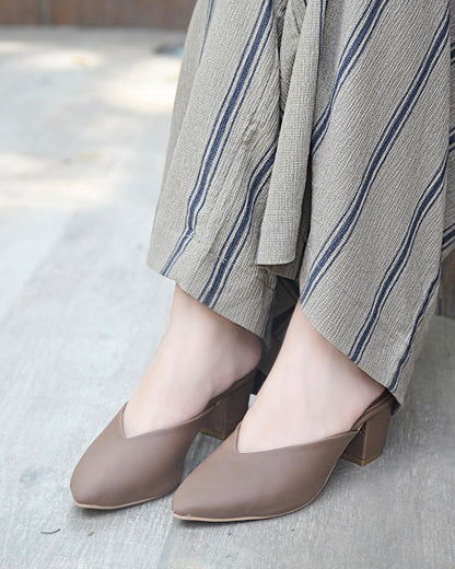 Pointy Toe Block Heels - Brown