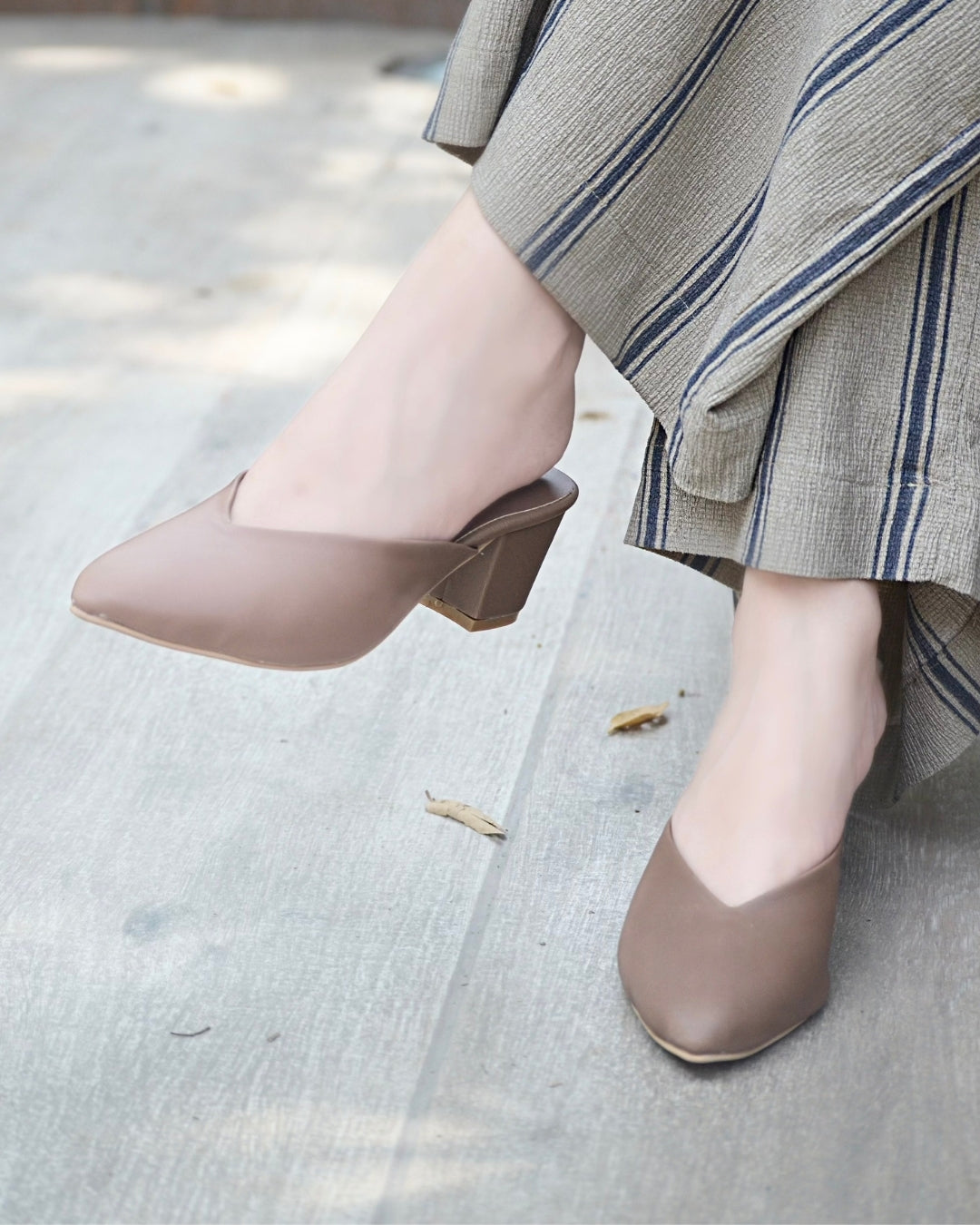 Pointy Toe Block Heels - Brown