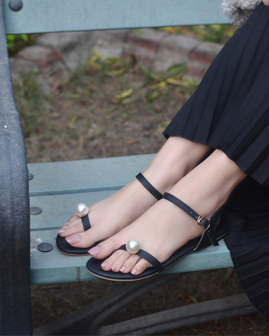 Talia Pearl Sandals - Black