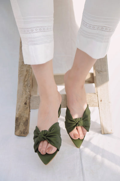 Pointy Bow Slides